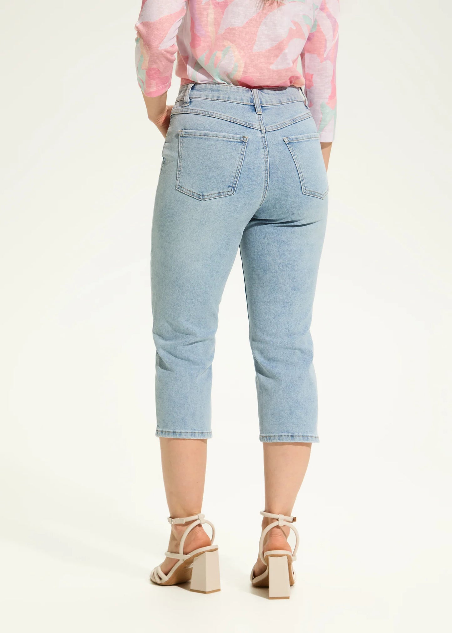 Suzanne Denim Capri, Light Wash - 6970115