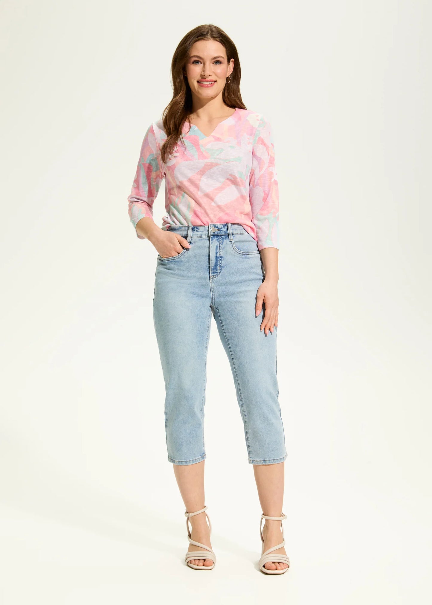 Suzanne Denim Capri, Light Wash - 6970115