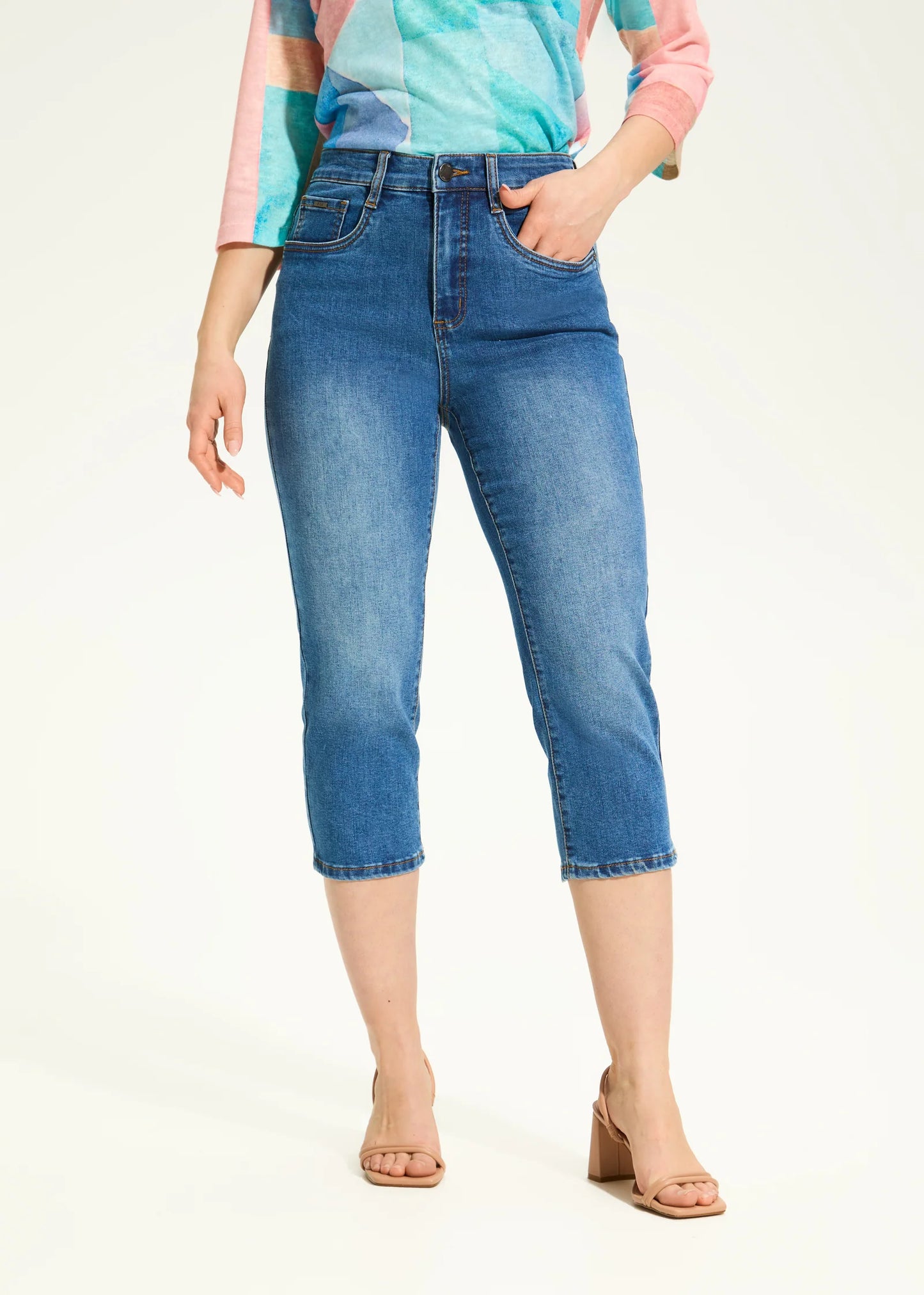 Suzanne Denim Capri, Medium Wash - 6970115