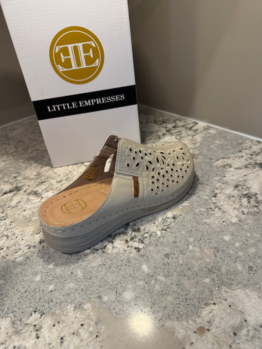 Little Empresses Beige Slide LHD-1