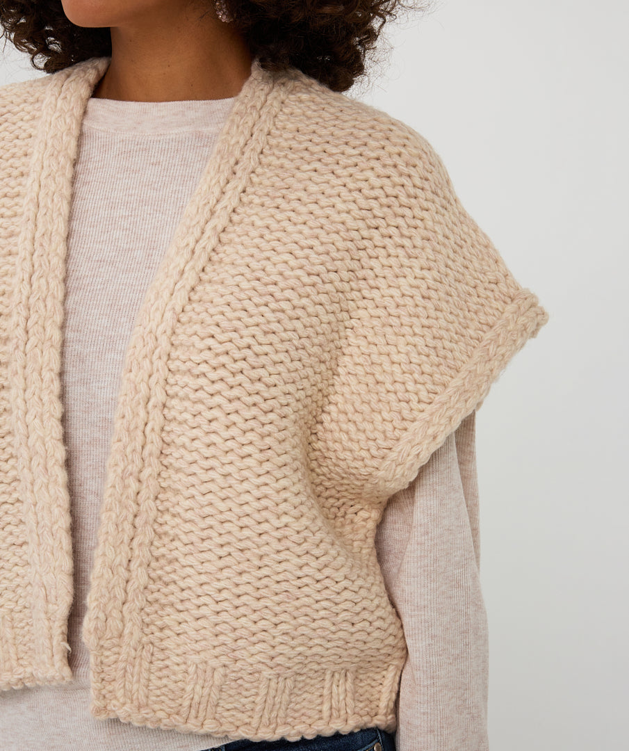 Sleeveless Cardigan Beige F25.07500