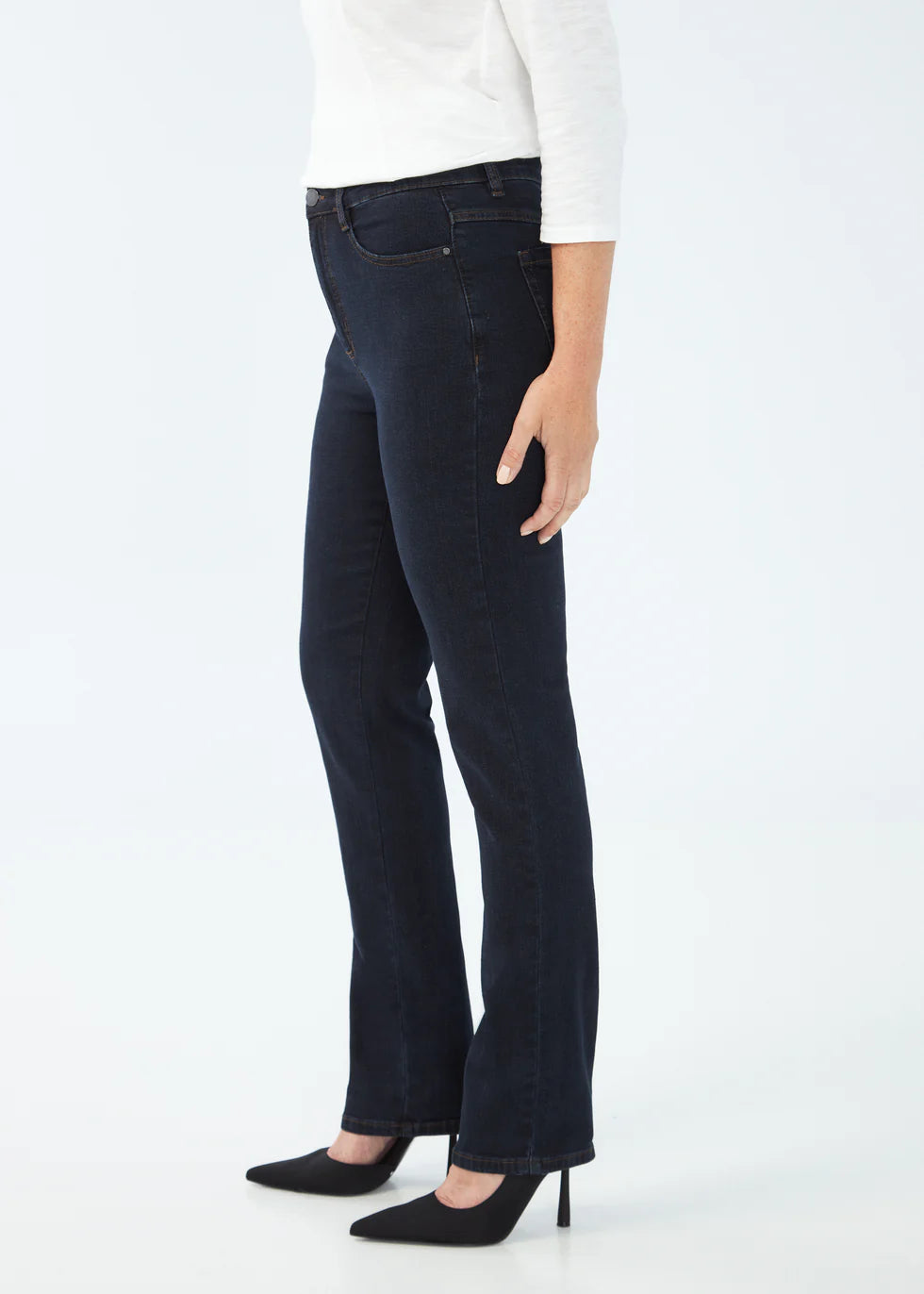 Petite Suzanne Straight Leg