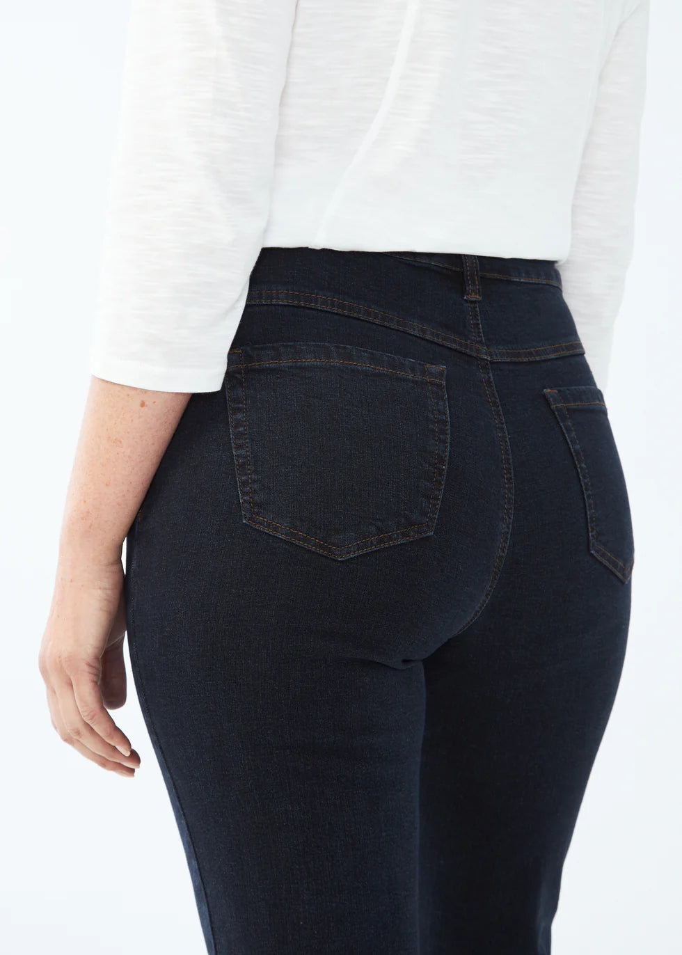 Petite Suzanne Straight Leg